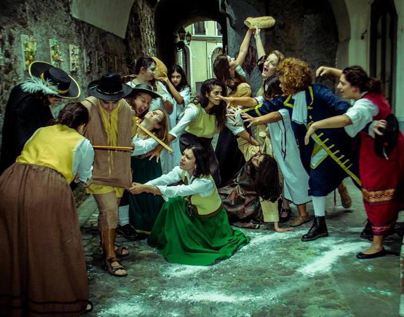 I Promessi Sposi ad Aulla negli scatti degli studenti 