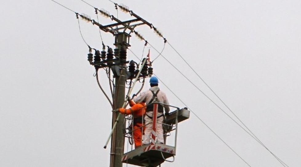 Linea elettrica ko, disagi in paese 