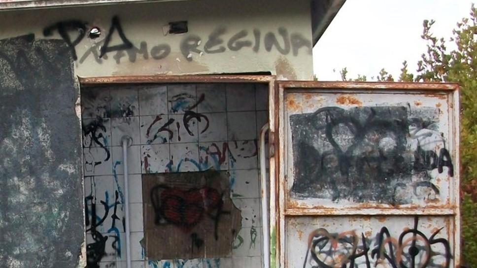 Paletta e ramazza per ripulire San Nicola