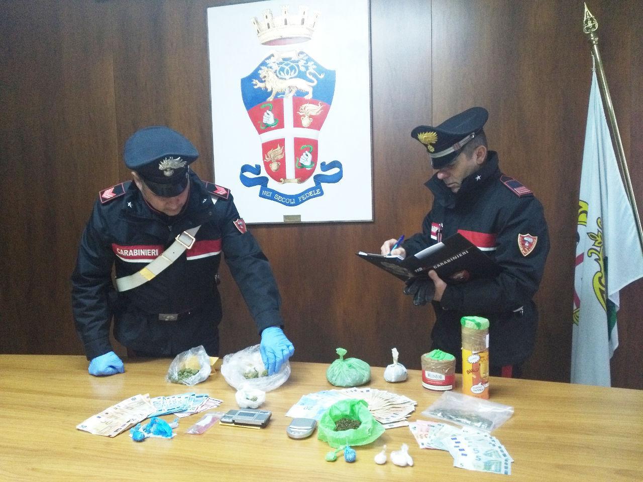 La droga sequestrata dai carabinieri di Sassari