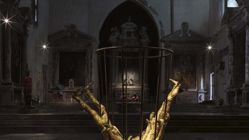 Roberto Barni: gli uomini in bronzo in equilibrio nel cuore della Piccola Atene