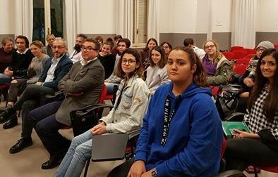 Fari puntati su Modena e la scuola 
