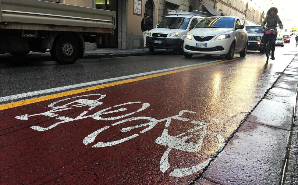 In bici dalle frazioni al centro della città 