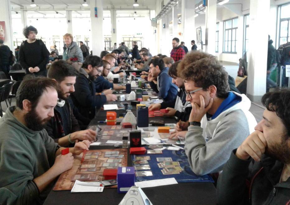 Fino a domani duemila appassionati giocano a “Magic”