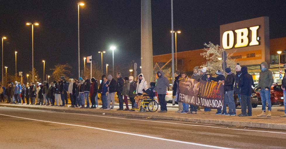 Cinquecento alla Bruciata contro il racket del sesso 