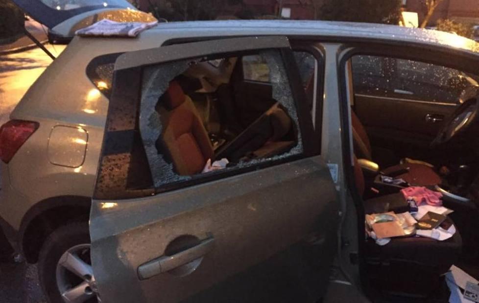 Tre auto saccheggiate di notte 