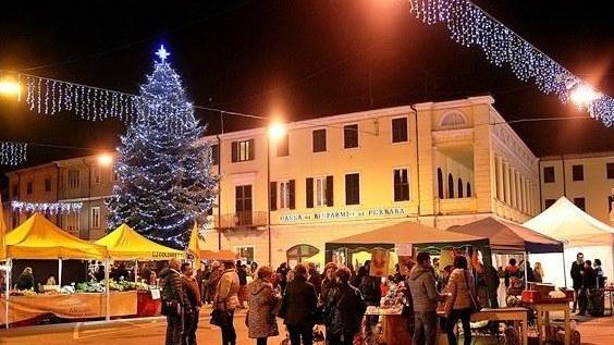 Luminarie accese, il Natale ha inizio