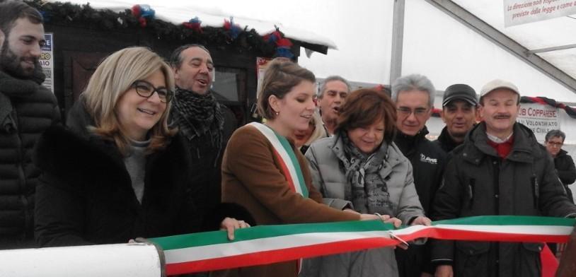 Copparo, pista del ghiaccio e salamina
