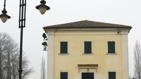 Ex scuola, i soldi ci sono ma è corsa al progetto