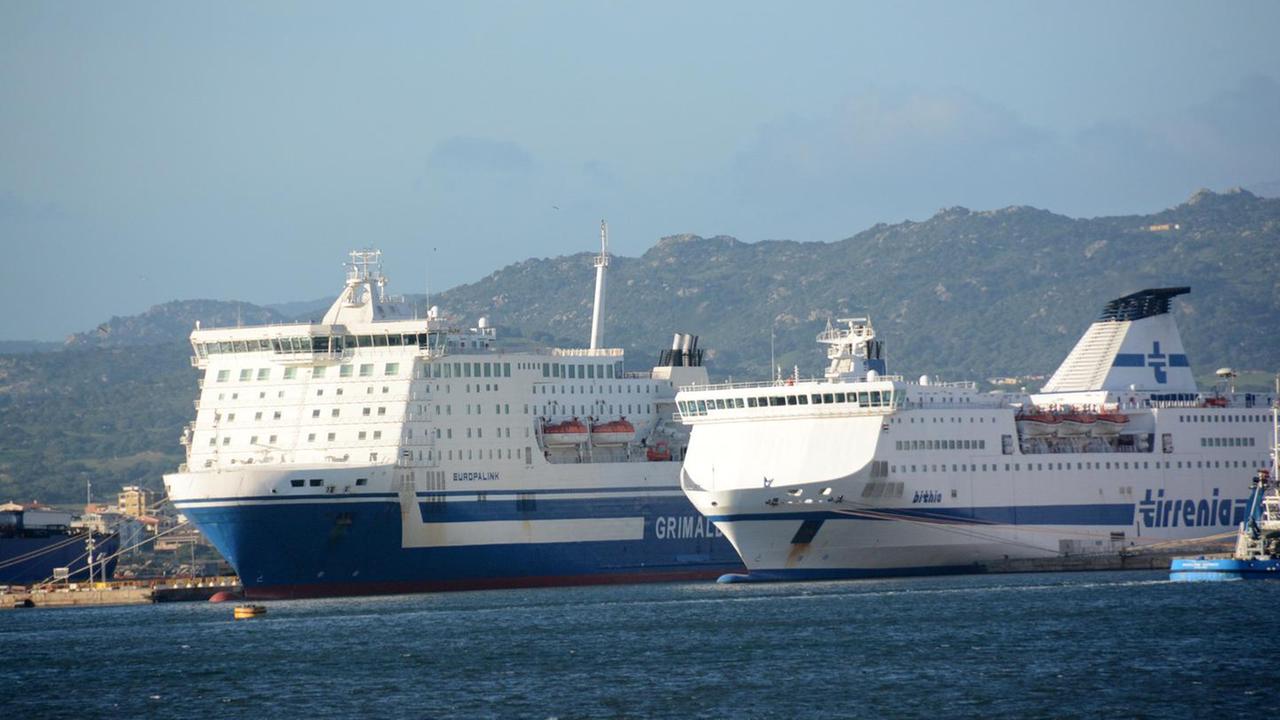 Meno passeggeri al porto la frenata dell’Isola Bianca