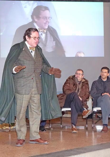 Folla a Pistoia per la lezione di Philippe Daverio sui pulpiti duecenteschi - VIDEO