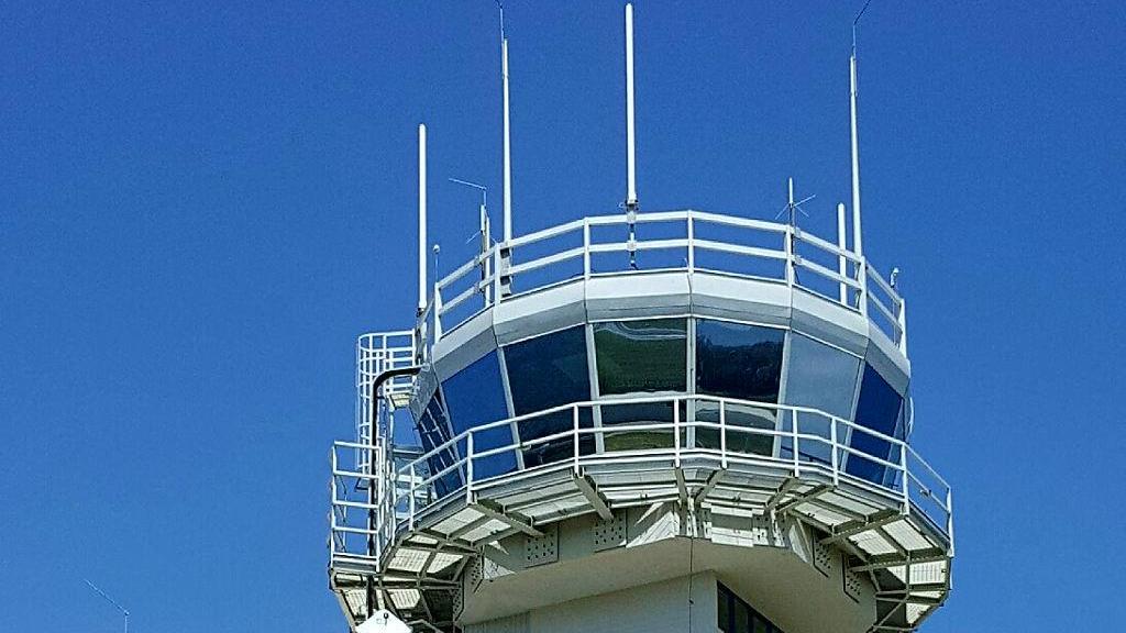 La torre di controllo dell'aeroporto di Alghero