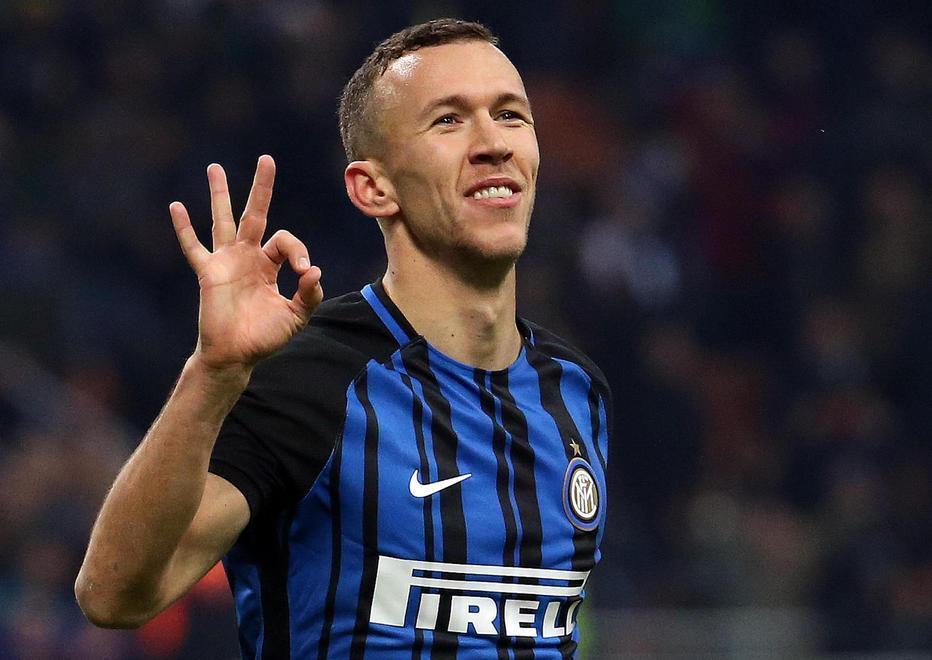 Manita Inter al Chievo e vetta solitaria 