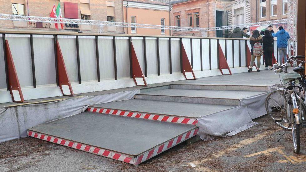 Pista del ghiaccio con barriere
