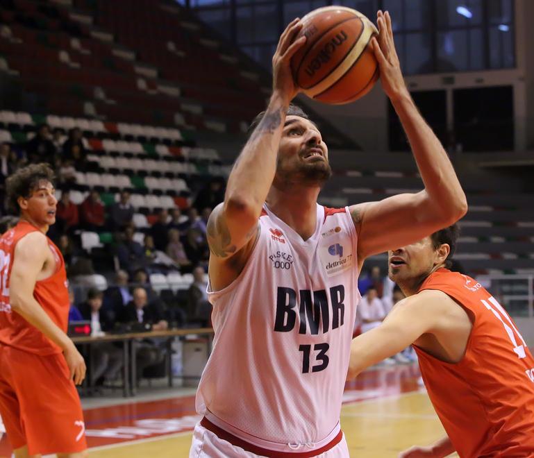 La Bmr inizia bene con il nuovo coach Steso il Costa Volpino 