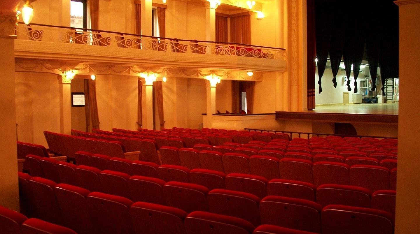 Un teatro per le associazioni si attendono idee e progetti