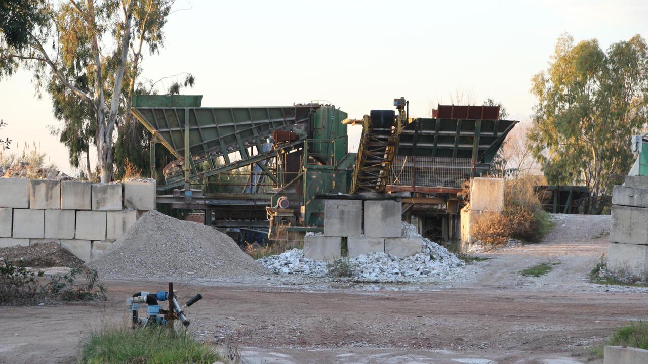 Ferito gravemente al volto mentre ripara un’elica
