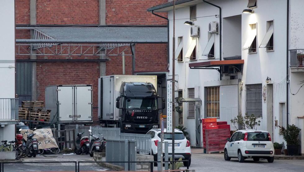 La sede dell'Alessio Carni in via Francesca Sud