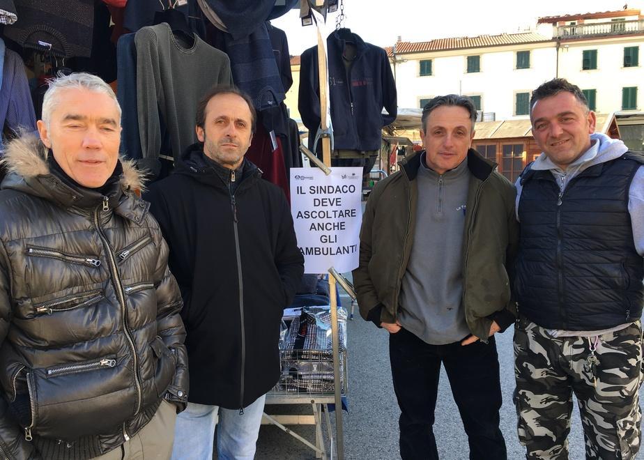 Al mercato scatta la protesta di Natale 