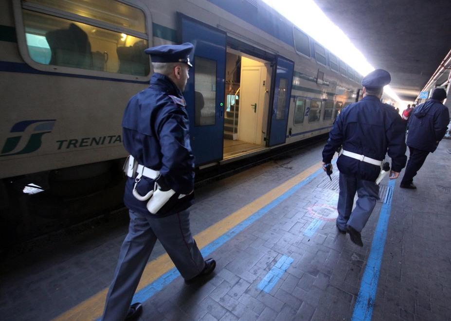 Capotreno presa a sputi da un gruppo di bulli 