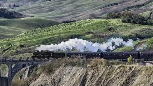 Tragedia sul treno «È passata un’ora prima dei soccorsi»