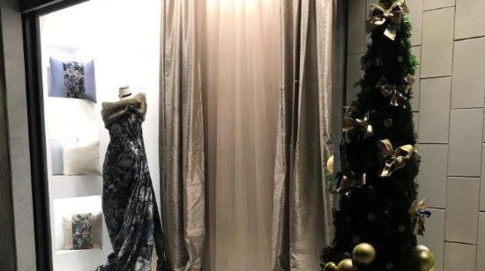 La storica merceria si rifà look e vetrine