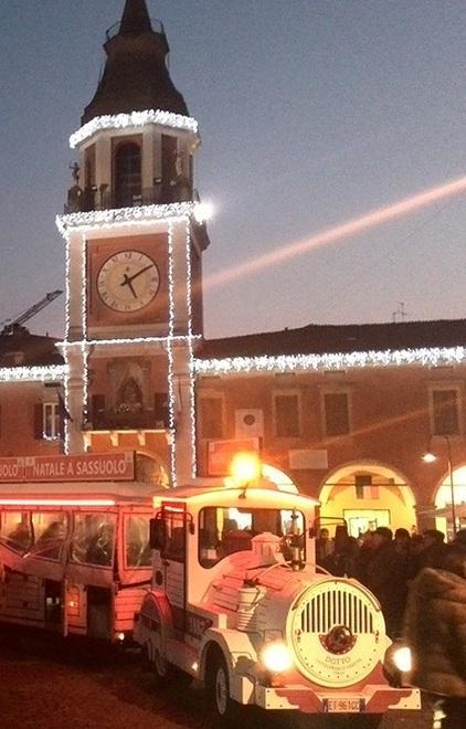 Via al Natale in centro con trenino e presepi 