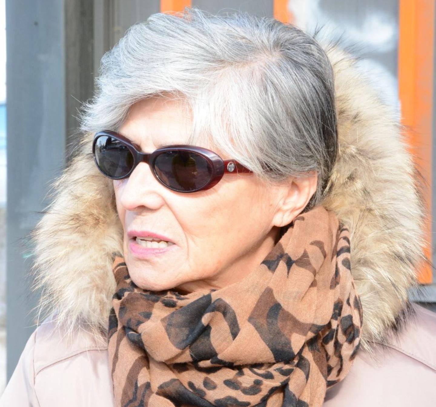 «Fermata pericolosa, troppo vicina alla strada»