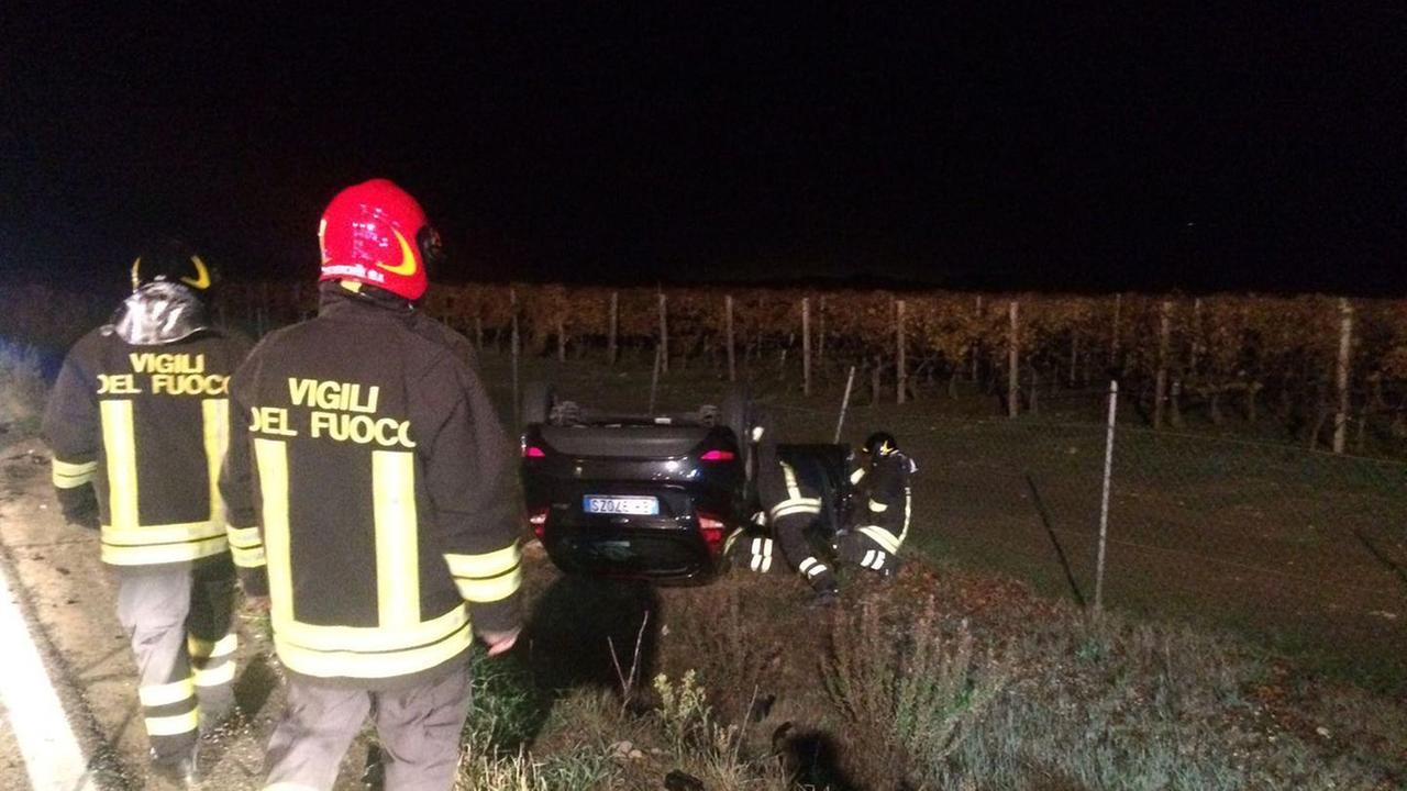 Tre morti sulla strada di Alghero, inchiesta sullo schianto: in fin di vita uno dei feriti