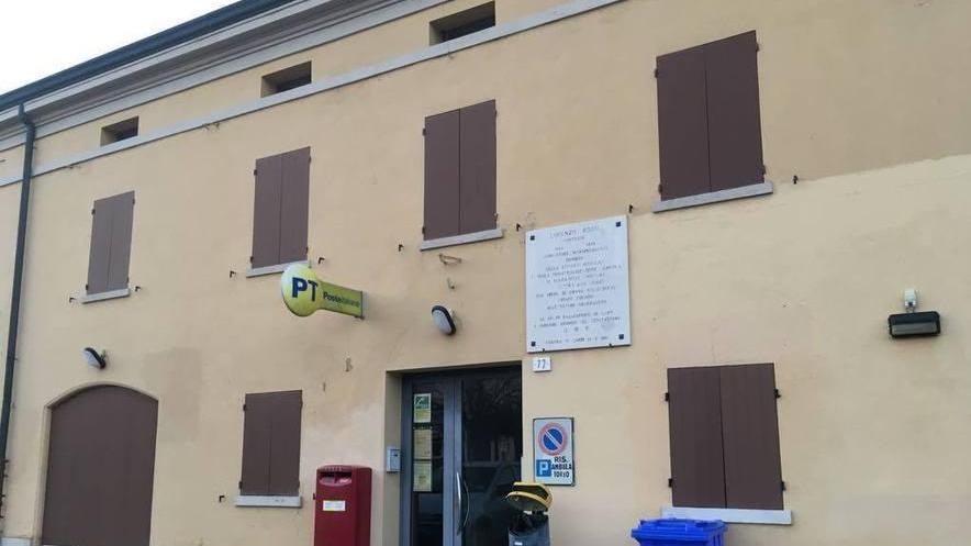 Banditi armati alle Poste se ne vanno con 600 euro