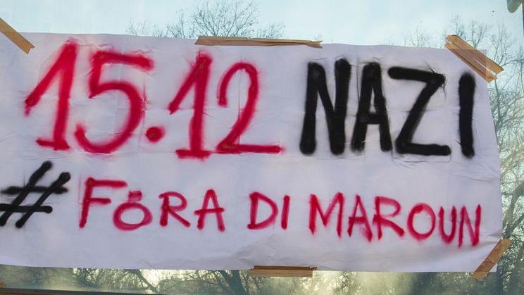 la prima reazione al corteo