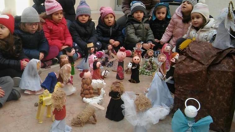 L’albero del Comune addobbato dai bambini