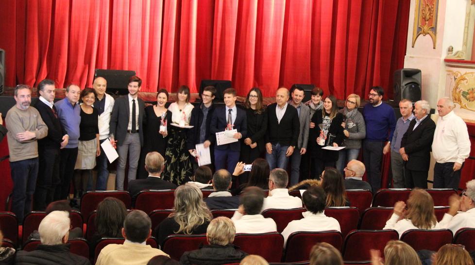 L’Avis consegna sei borse di studio 
