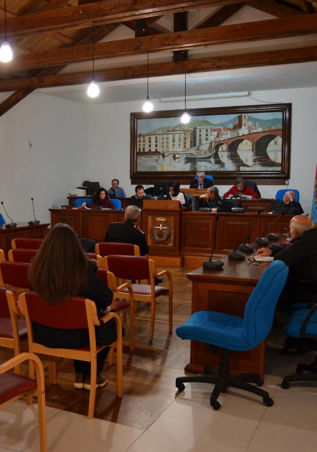 Tassa di soggiorno, rinvio diplomatico in Consiglio a Bosa 