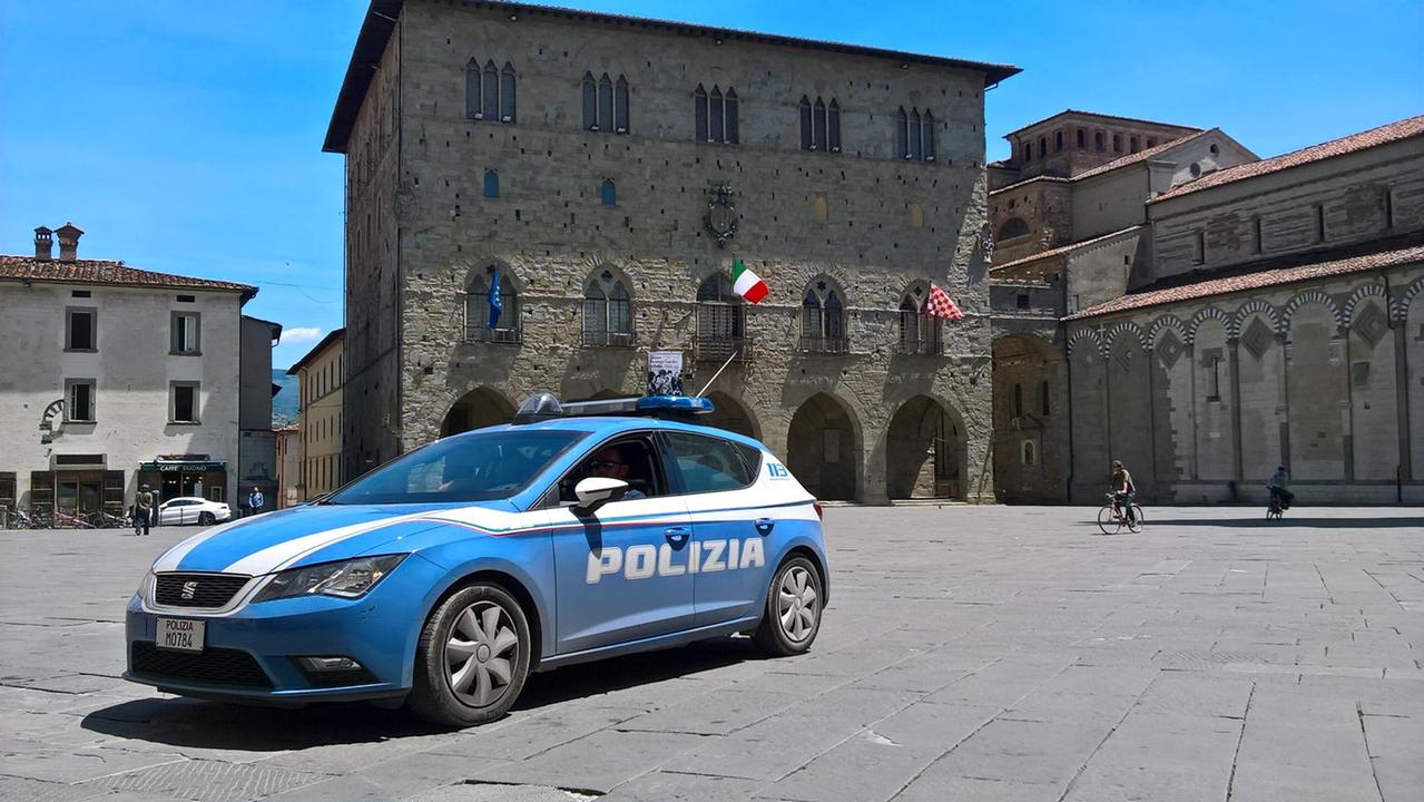 Una volante della polizia (foto d'archivio)