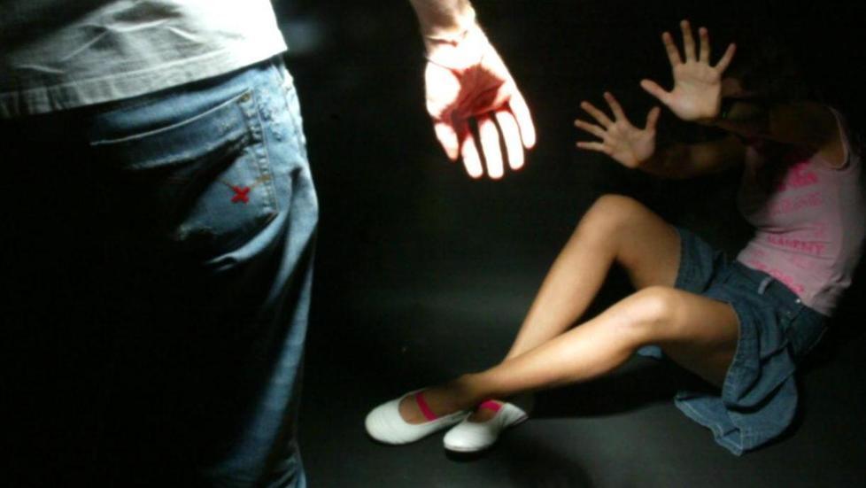 Abusi sessuali su una bambina, chiesta condanna a sette anni 