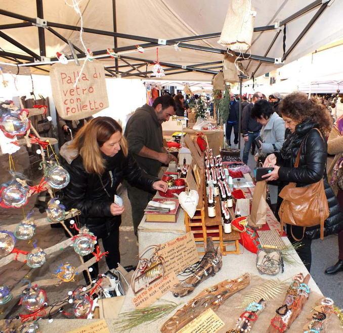 A Calambrone si inaugura il villaggio di Babbo Natale