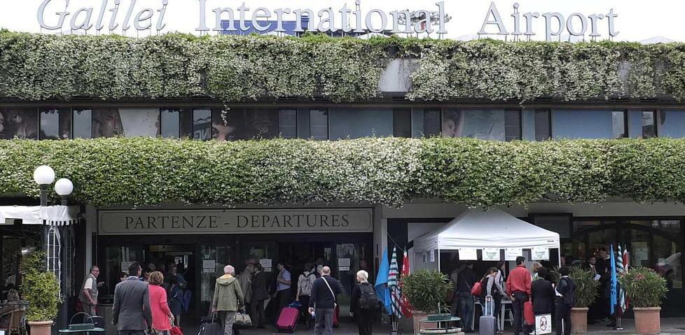 Volo per San Pietroburgo e raddoppio per Mosca 