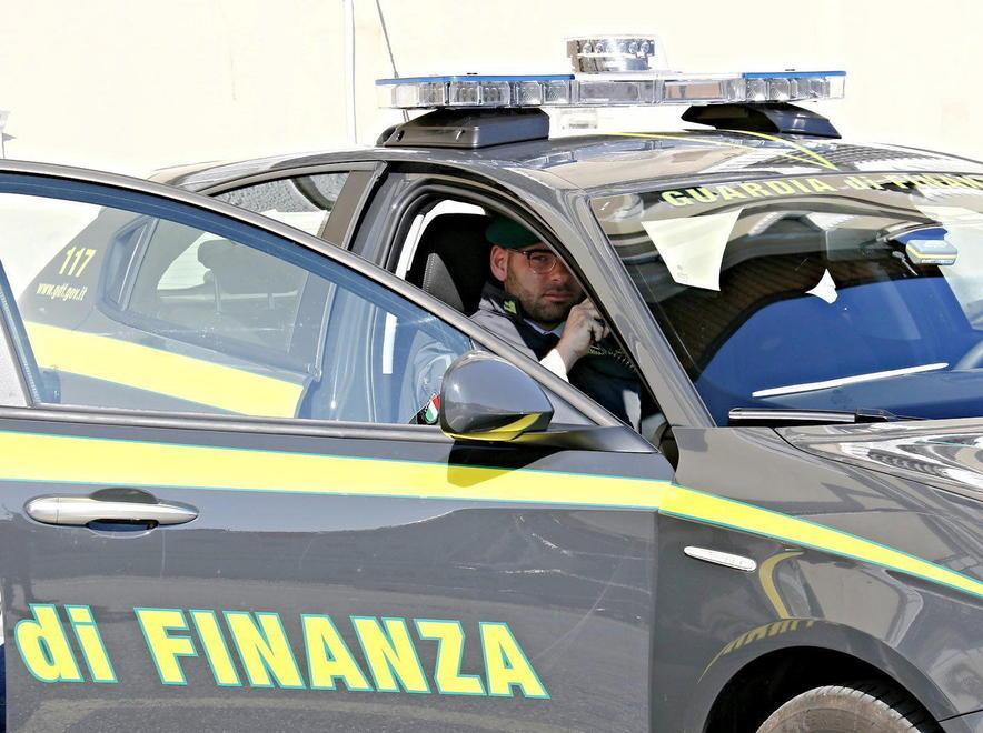 È scontro sulle assunzioni nel mirino della Finanza