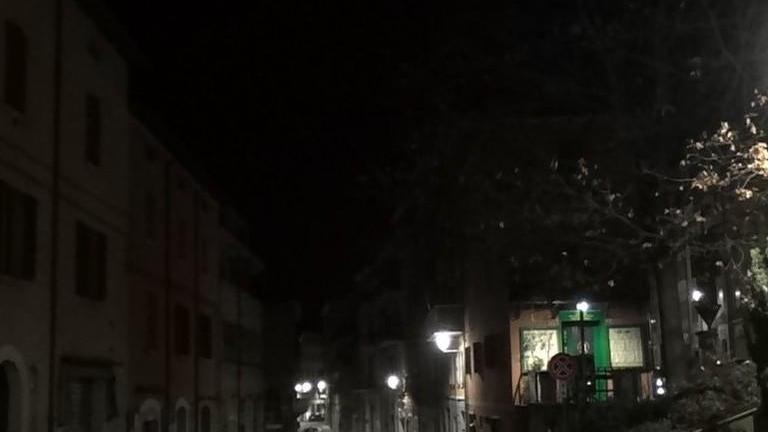 Centro poco illuminato: polemica tra Pd e sindaco