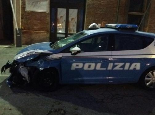 Salvano una donna poi lo scontro 