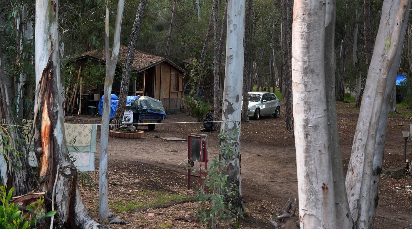 Famiglie abusive nel camping, lo sgombero è lettera morta