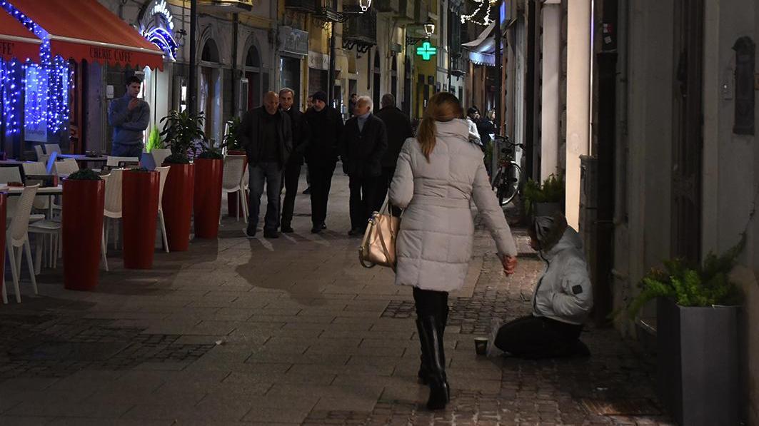 I volontari al sindaco: «No all’ordinanza contro i mendicanti»