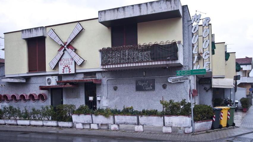 L’ex Moulin Rouge all’asta per mezzo milione di euro