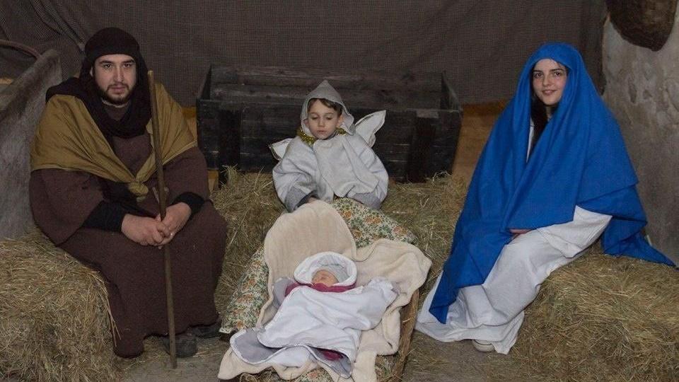 Un’immagine della scorsa edizione del presepe vivente di Castelvecchio, sulla montagna pesciatina
