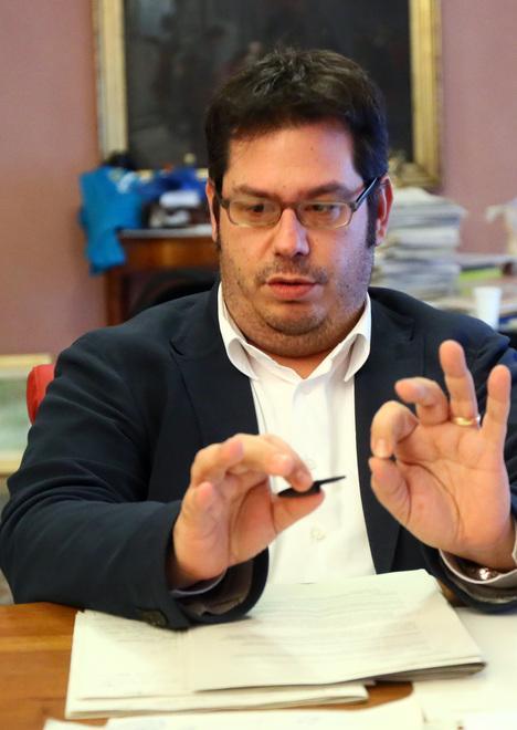 Disavanzo in Comune, stop a mutui e assunzioni 