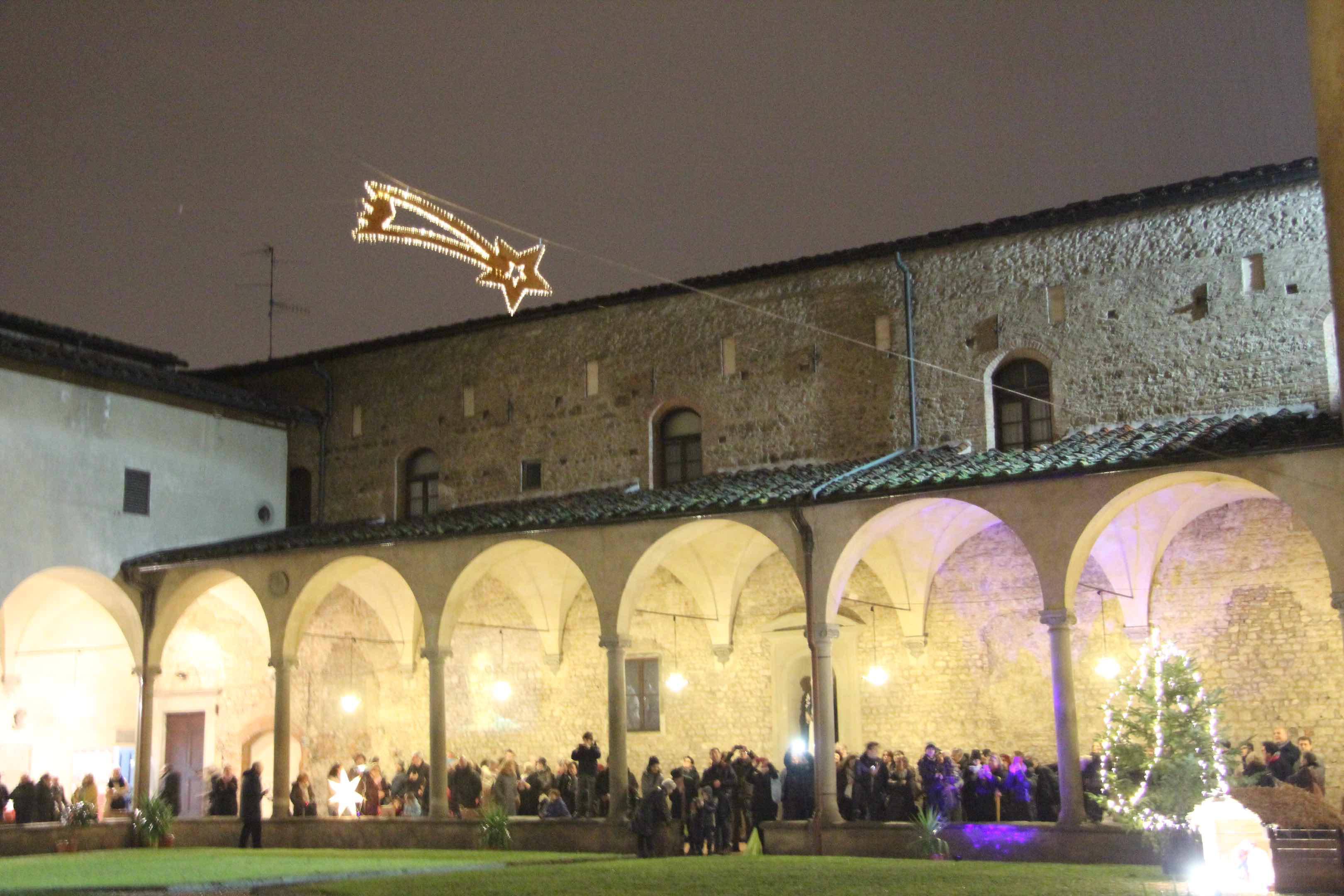 La cometa nel chiostro di San Domenico (foto Batavia)