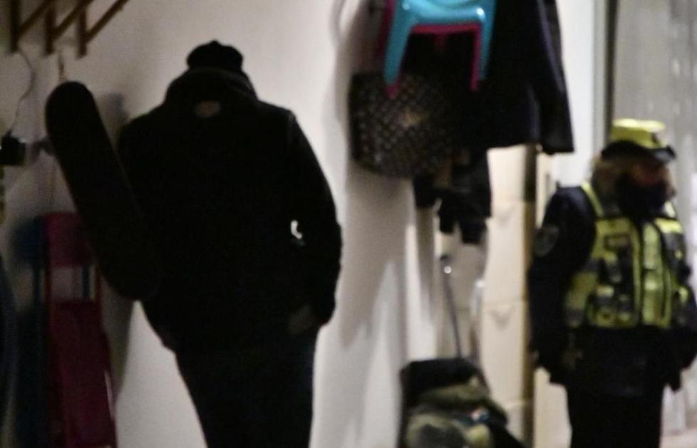 Papà in lacrime non si dà pace «Ma che cosa ha fatto...»