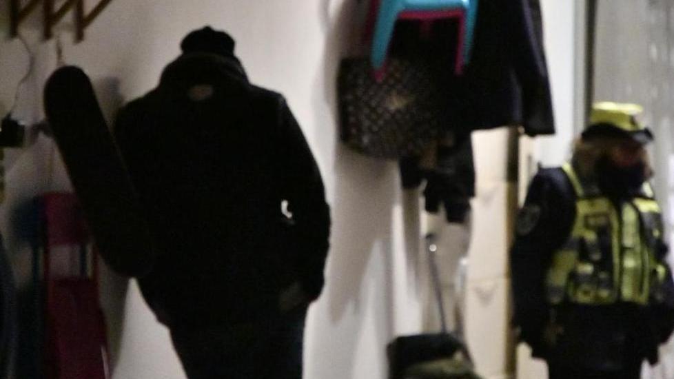 Papà in lacrime non si dà pace «Ma che cosa ha fatto...»