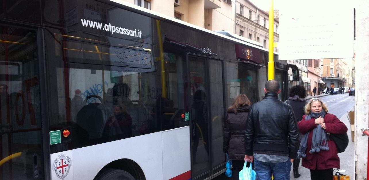 Il bus a Serralonga resta una chimera Famiglie in rivolta 